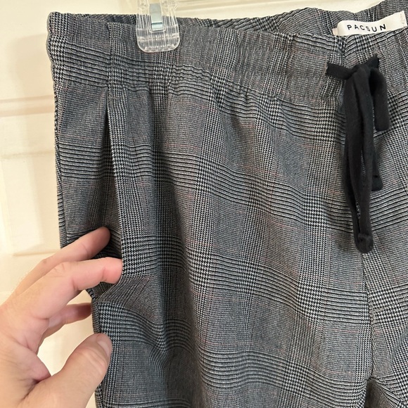 Pacsun Drawstring Pants. XL. Very clean. Smoke Free. Excellent Shape. - Picture 4 of 12